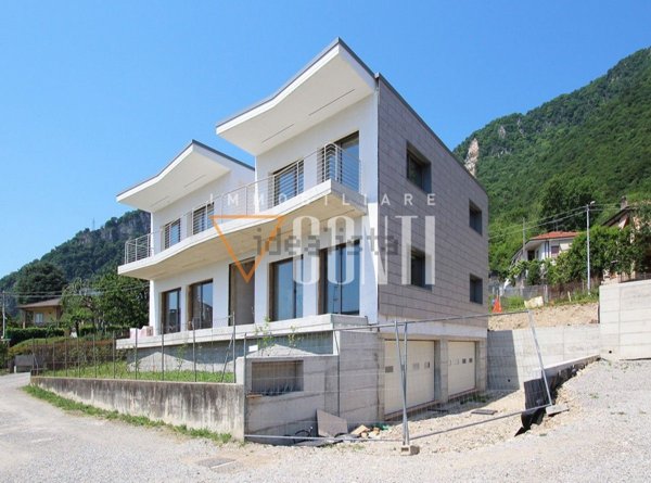 casa indipendente in vendita a Bisuschio in zona Piamo
