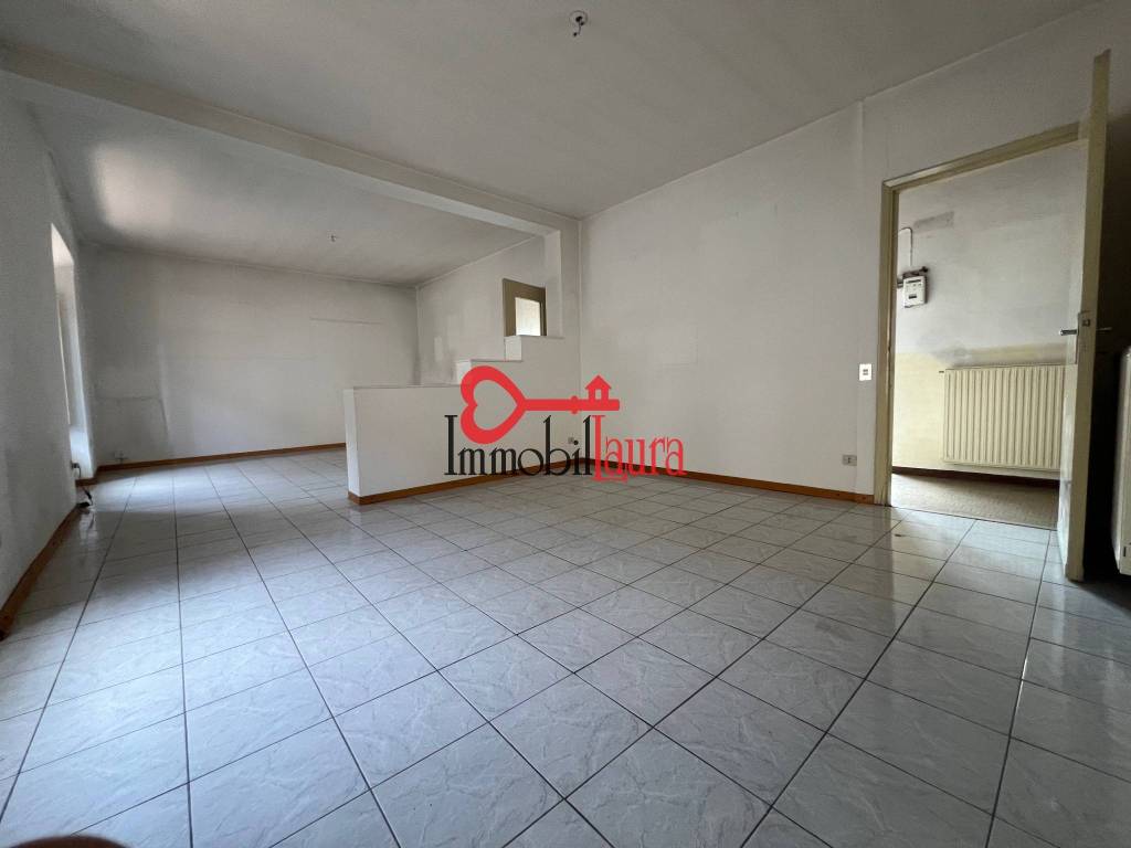 appartamento in vendita a Bisuschio