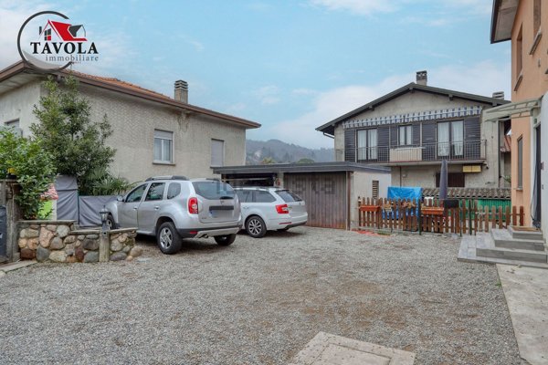 appartamento in vendita a Bisuschio in zona Piamo