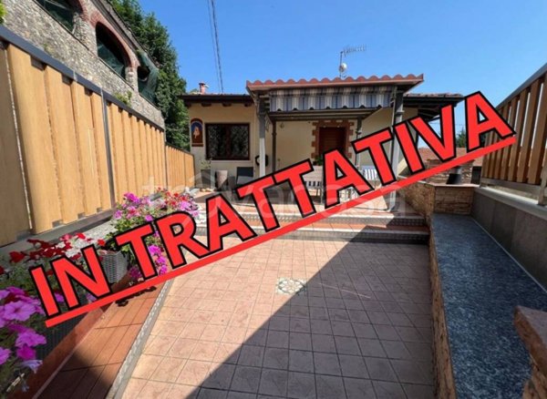 casa indipendente in vendita a Bisuschio