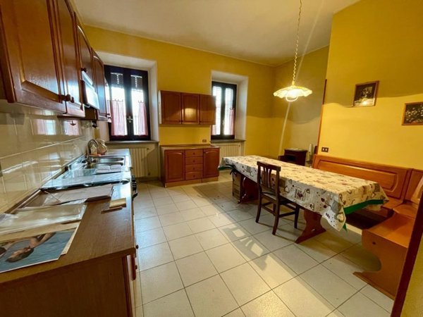 casa indipendente in vendita a Bodio Lomnago