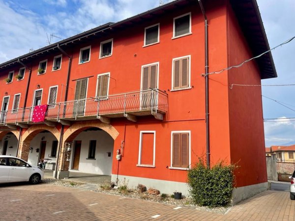 casa indipendente in vendita a Bodio Lomnago