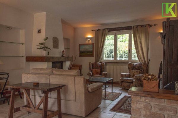 casa indipendente in vendita a Bodio Lomnago