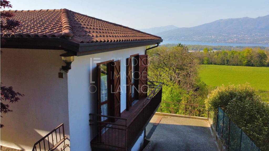 casa indipendente in vendita a Bodio Lomnago
