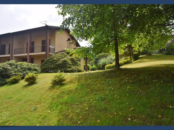 casa indipendente in vendita a Bodio Lomnago