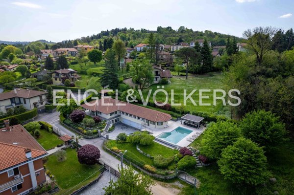 casa indipendente in vendita a Bodio Lomnago