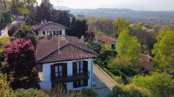 casa indipendente in vendita a Bodio Lomnago