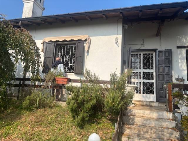 casa indipendente in vendita a Bodio Lomnago