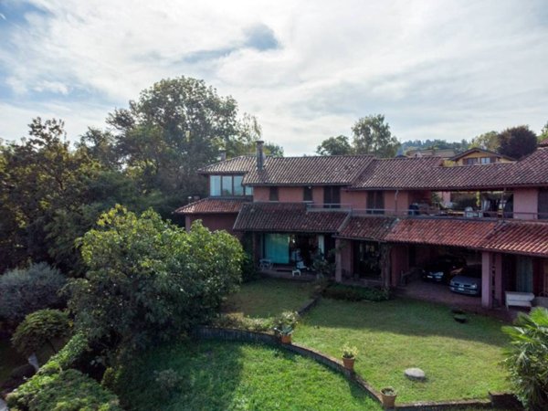 casa indipendente in vendita a Bodio Lomnago