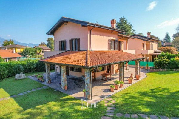 casa indipendente in vendita a Bodio Lomnago