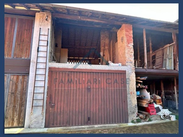 casa indipendente in vendita a Bodio Lomnago