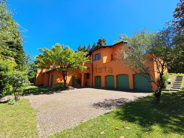 casa indipendente in vendita a Bodio Lomnago