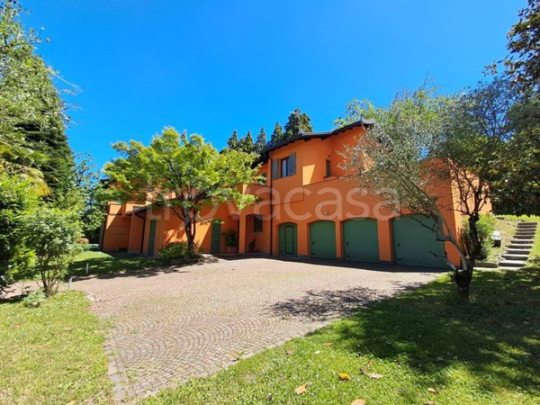 casa indipendente in vendita a Bodio Lomnago