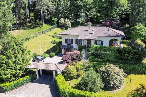 casa indipendente in vendita a Bodio Lomnago