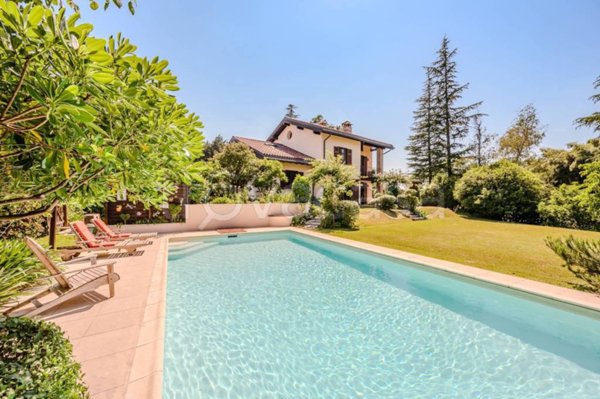 casa indipendente in vendita a Bodio Lomnago