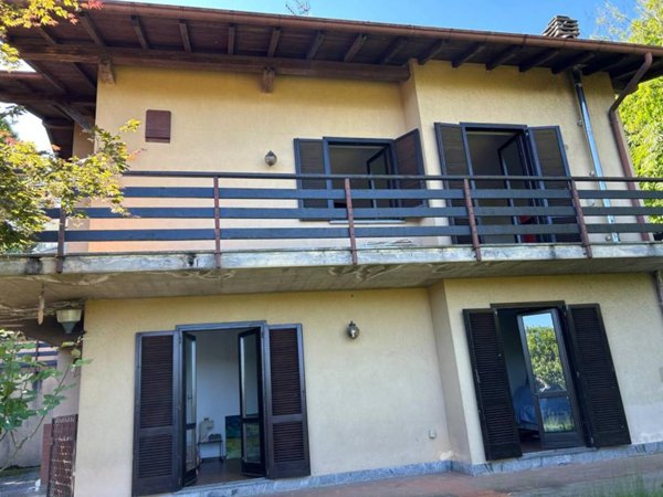 casa indipendente in vendita a Bodio Lomnago