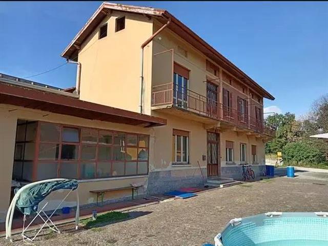 casa indipendente in vendita a Brebbia