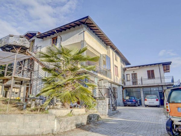 casa indipendente in vendita a Brebbia