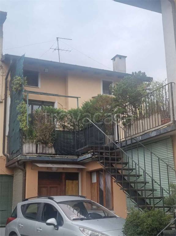 appartamento in vendita a Brebbia