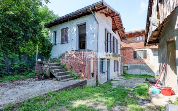 casa indipendente in vendita a Brebbia