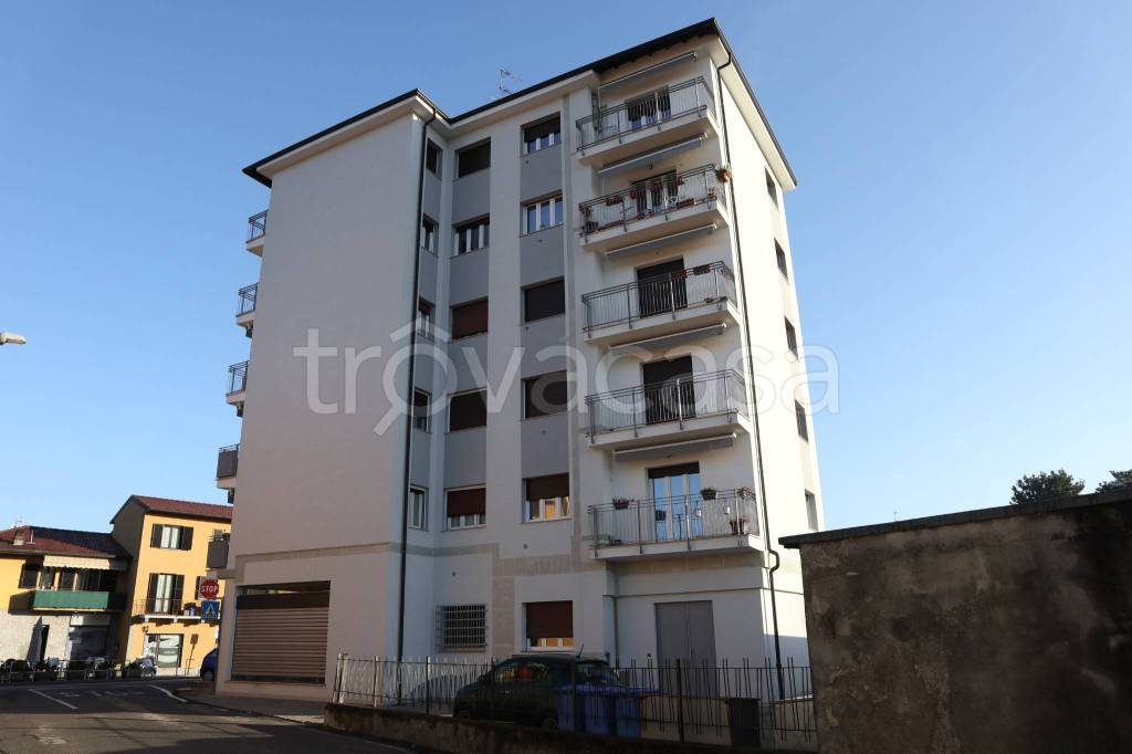 appartamento in vendita a Brebbia