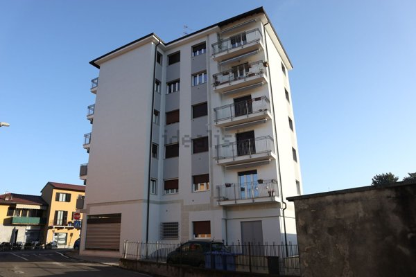 appartamento in vendita a Brebbia