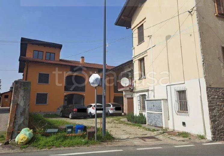 appartamento in vendita a Brebbia in zona Villaggio Europa