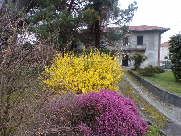 casa indipendente in vendita a Brebbia