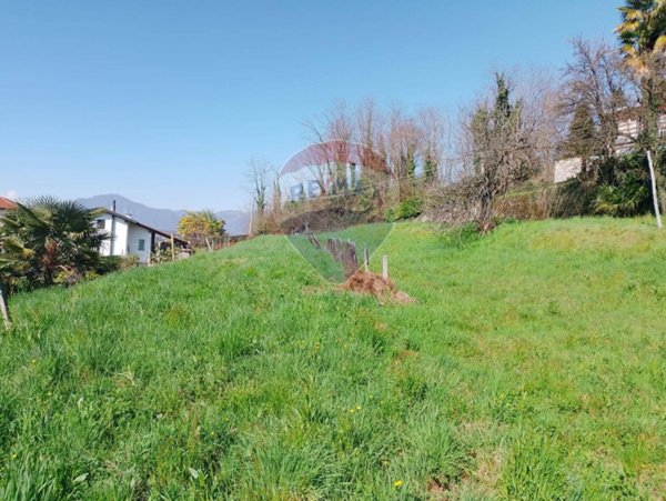 terreno edificabile in vendita a Brebbia