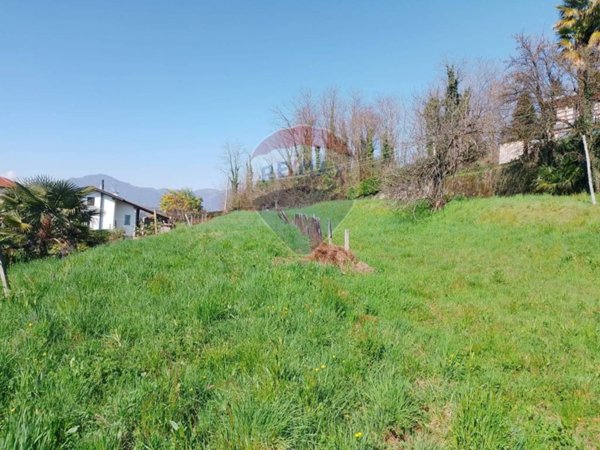 terreno edificabile in vendita a Brebbia