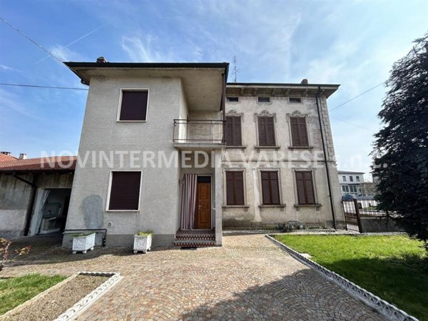 casa semindipendente in vendita a Brebbia