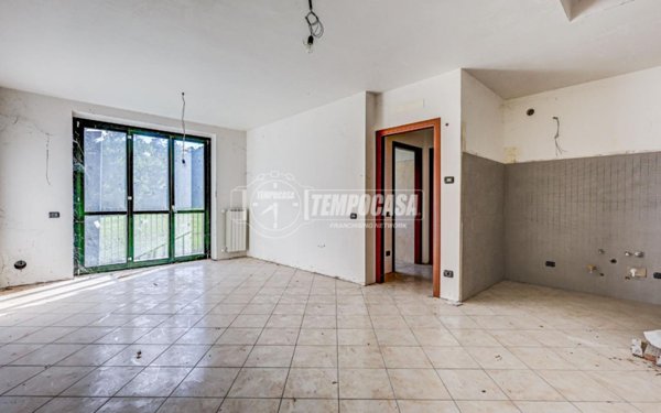 appartamento in vendita a Brebbia