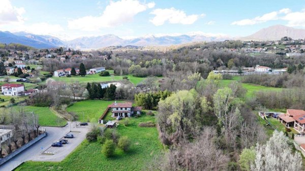 terreno edificabile in vendita a Brebbia