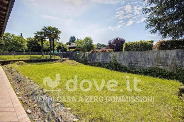 casa indipendente in vendita a Brebbia