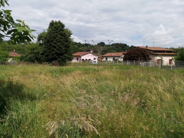 casa indipendente in vendita a Brebbia