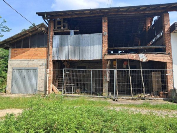 casa indipendente in vendita a Brebbia