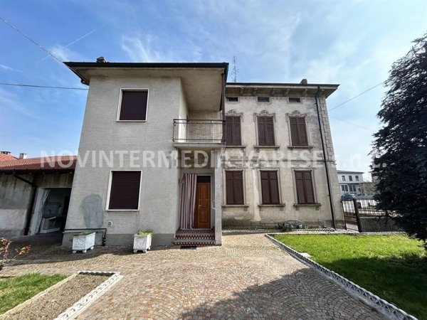 casa semindipendente in vendita a Brebbia
