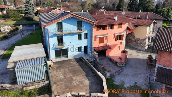 casa indipendente in vendita a Brebbia