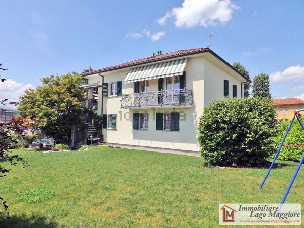 casa indipendente in vendita a Brebbia