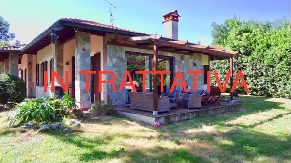 casa indipendente in vendita a Brebbia