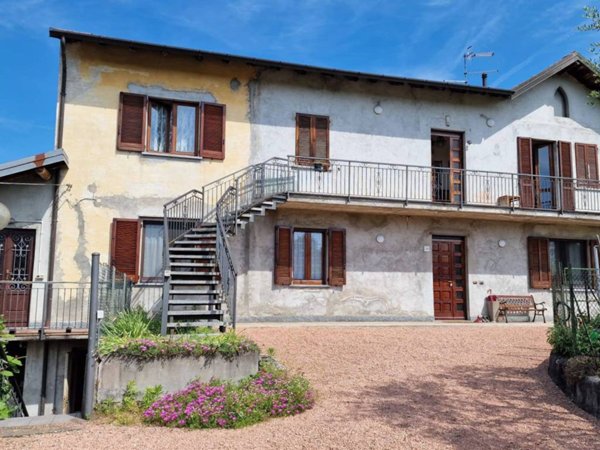appartamento in vendita a Brebbia
