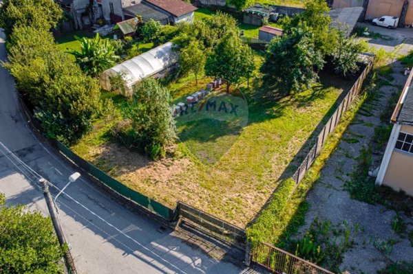 terreno edificabile in vendita a Brebbia