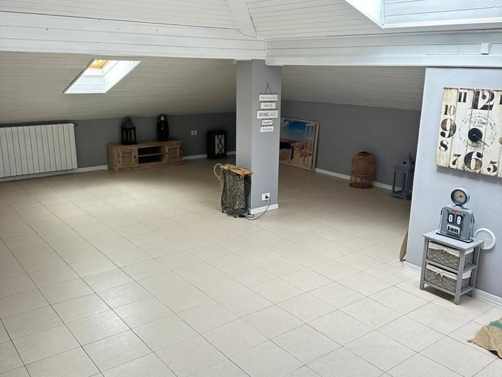 appartamento in vendita a Brebbia