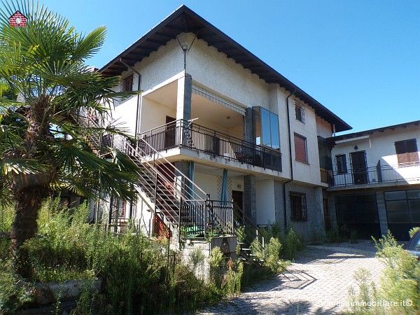 casa indipendente in vendita a Brebbia