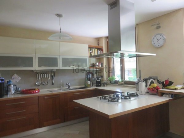 casa indipendente in vendita a Brebbia