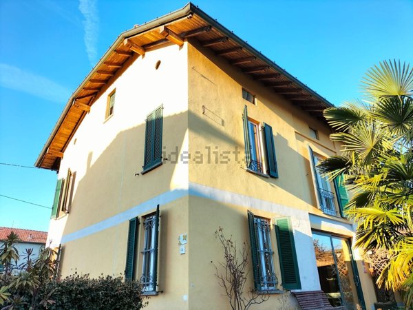 casa indipendente in vendita a Brebbia