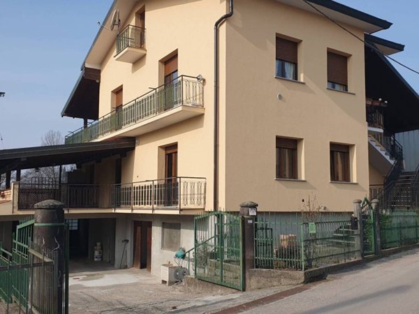 appartamento in vendita a Brebbia