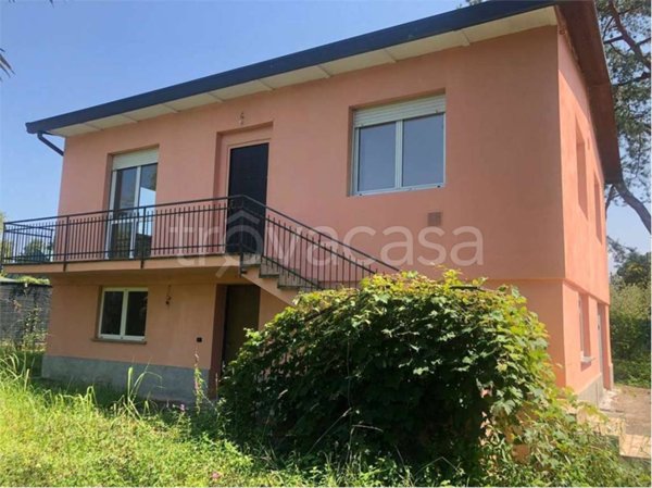 casa indipendente in vendita a Brebbia in zona Villaggio Europa