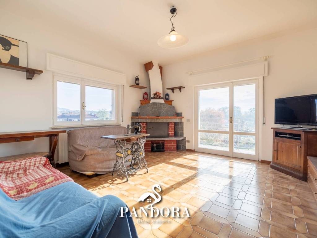 appartamento in vendita a Brebbia