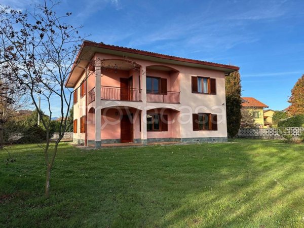 casa indipendente in vendita a Brebbia